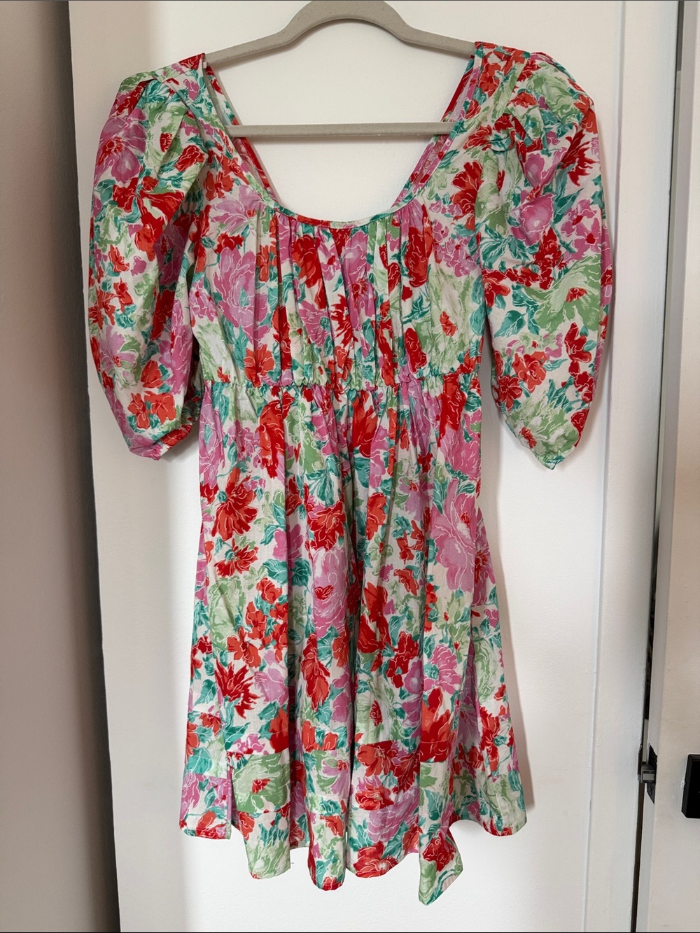 Like NEW: Floral Puff-Sleeve Dress in Red, Pink & Green